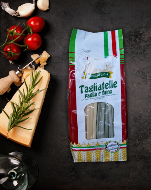 Tagliatelle "słoma i siano" Tagliatelle "słoma i siano"